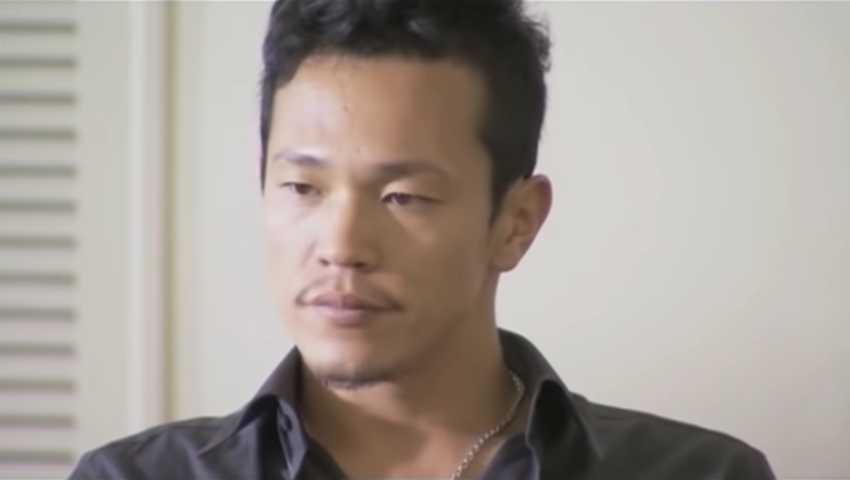 L'assistant danseur (capture d'écran du clip Spell Magic d'Acid Black Cherry)